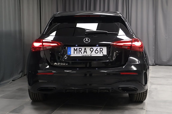 Mercedes-Benz A250 e 4 of 5