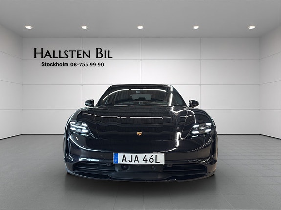 Porsche Taycan 3 of 5
