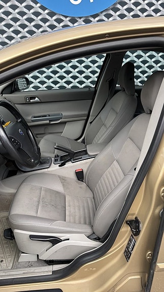 Volvo S40 5 of 5