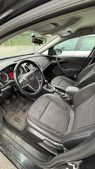 Opel Astra 2 of 3