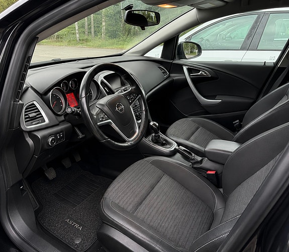 Opel Astra 2 of 3