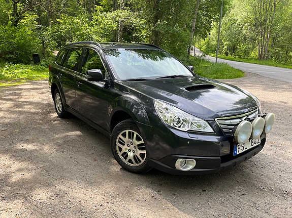 Subaru Outback 3 of 5
