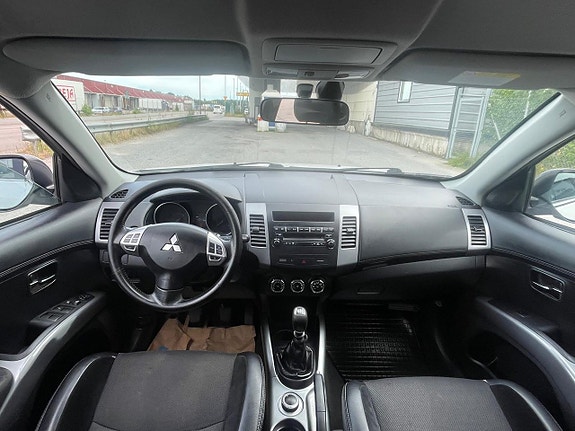 Mitsubishi Outlander 5 of 6