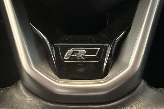 Volkswagen Passat 21 of 28