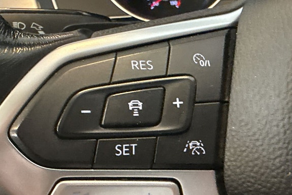Volkswagen Passat 27 of 28