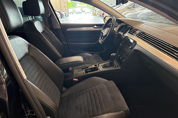 Volkswagen Passat 14 of 28