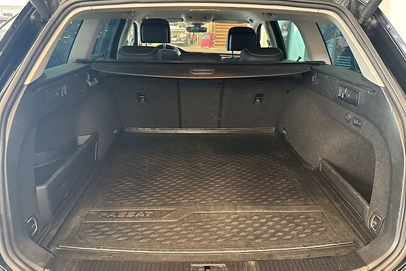 Volkswagen Passat 15 of 28
