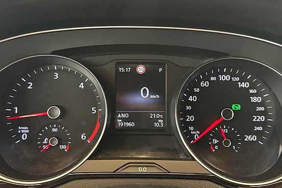 Volkswagen Passat 22 of 28