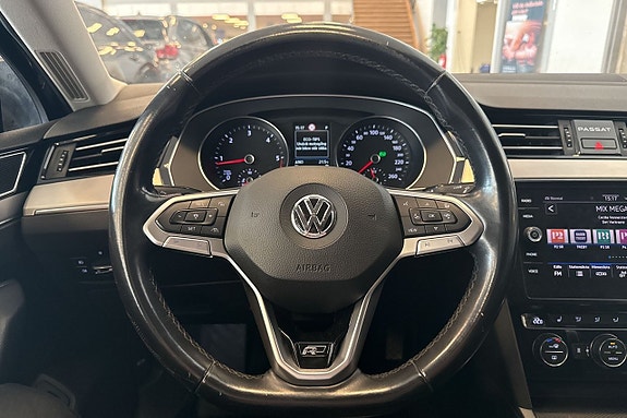 Volkswagen Passat 20 of 28
