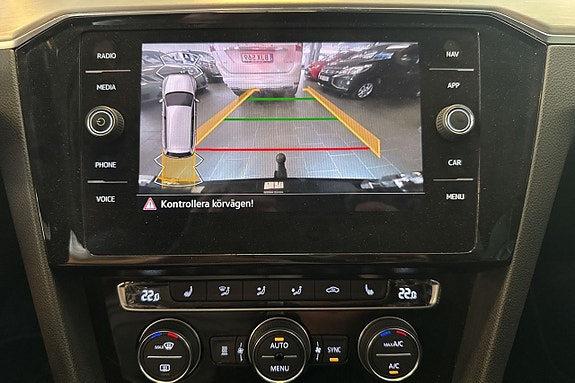 Volkswagen Passat 24 of 28