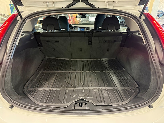 Volvo V60 7 of 8