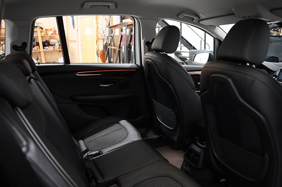 BMW 218d 19 of 22