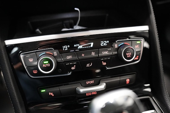 BMW 218d 13 of 22