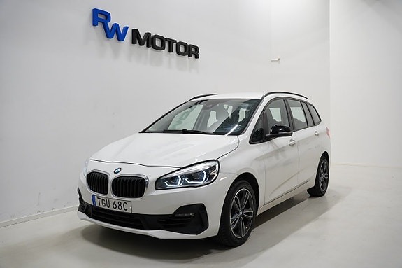 BMW 218d 2 of 5