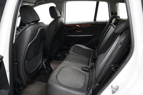 BMW 218d 18 of 22