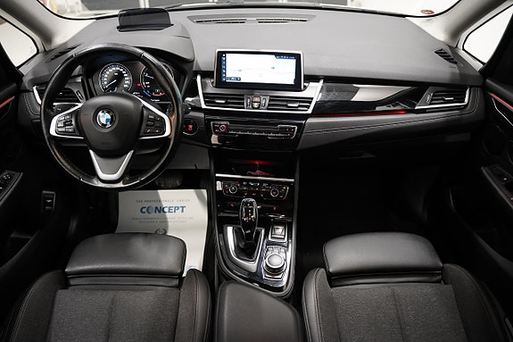 BMW 218d 9 of 22