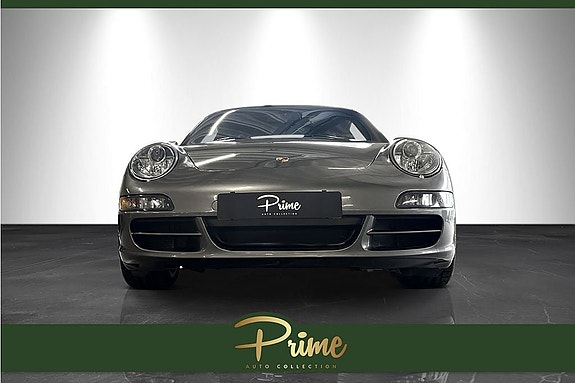Porsche 911 Carrera 4S 3 of 5