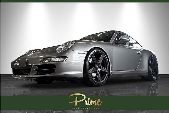 Porsche 911 Carrera 4S 2 of 5