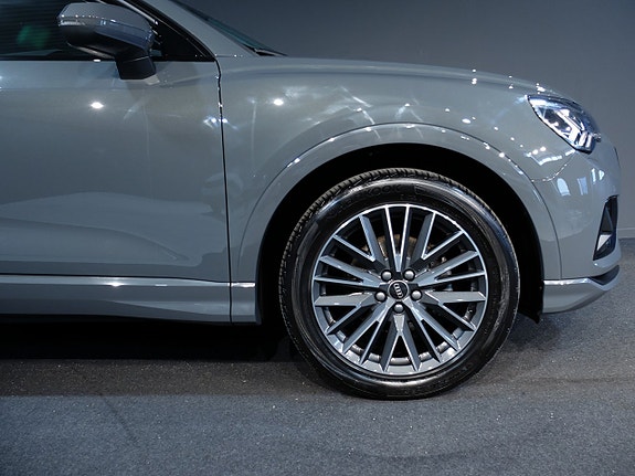Audi Q3 3 of 7