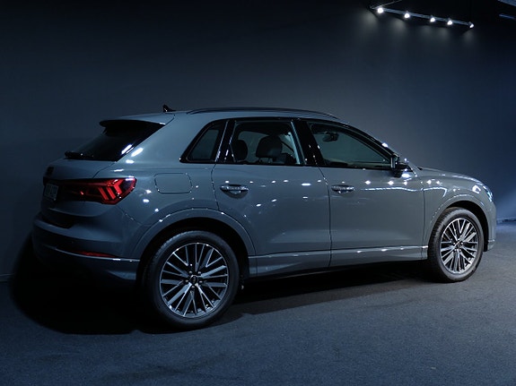 Audi Q3 3 of 9