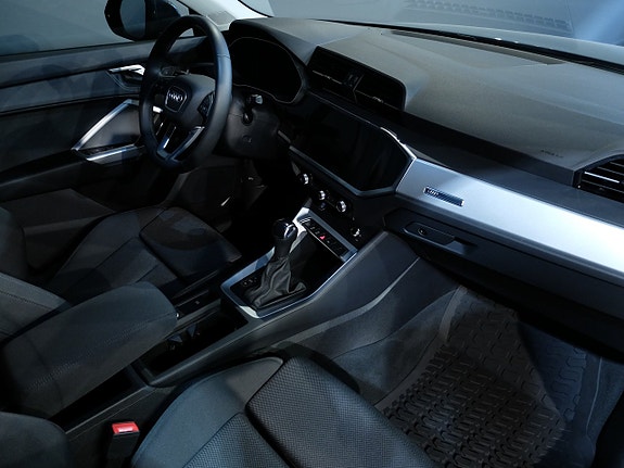 Audi Q3 6 of 9