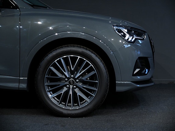 Audi Q3 4 of 9