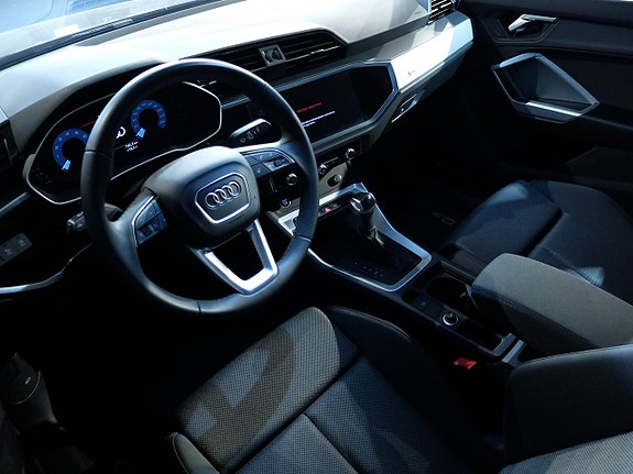 Audi Q3 8 of 9