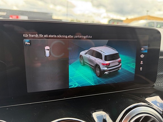 Mercedes-Benz GLB35 15 of 16