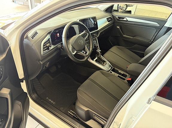 Volkswagen T-Roc 9 of 11