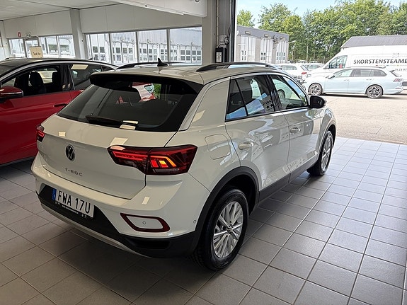 Volkswagen T-Roc 5 of 5