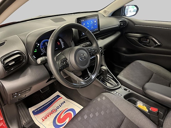 Toyota Yaris 13 of 23