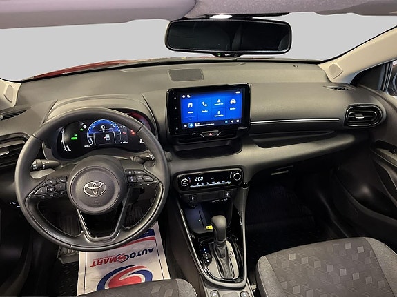 Toyota Yaris 11 of 23