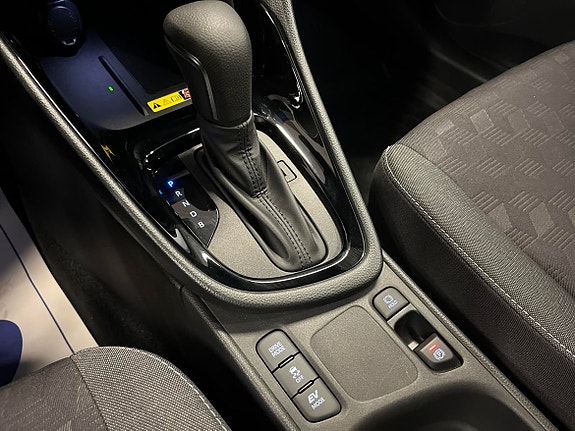 Toyota Yaris 17 of 23