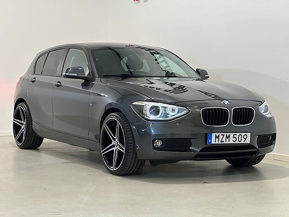 BMW 118d 3 of 5
