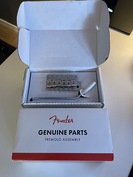 Fender Tremolo 57/62 – USA Vintage Stratocaster svaj (Oanvänt i kartong)