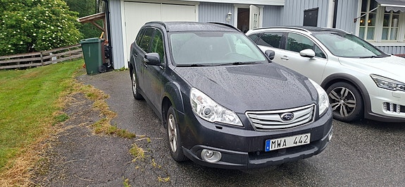 Subaru Outback 3 of 4