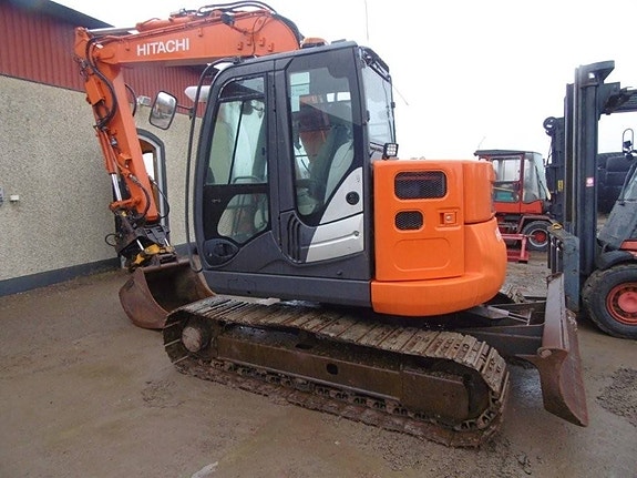 Hitachi 85 US 2 of 5