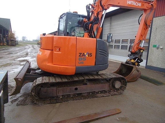 Hitachi 85 US 4 of 5