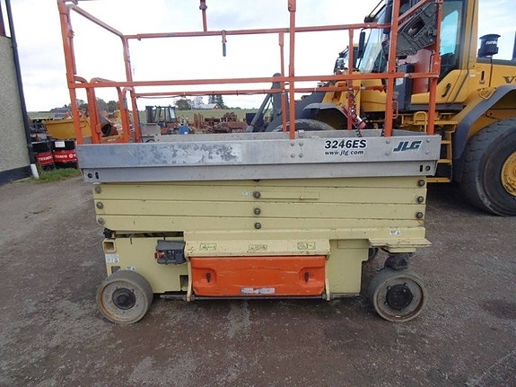 JLG 3245 ES 2 of 2