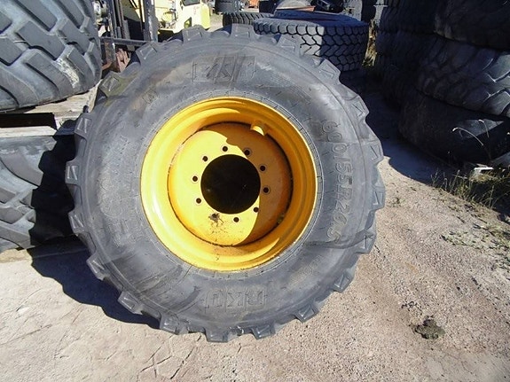 Däck Twin 600/55R 2 of 2