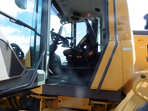 Volvo L 120 F 2 of 3