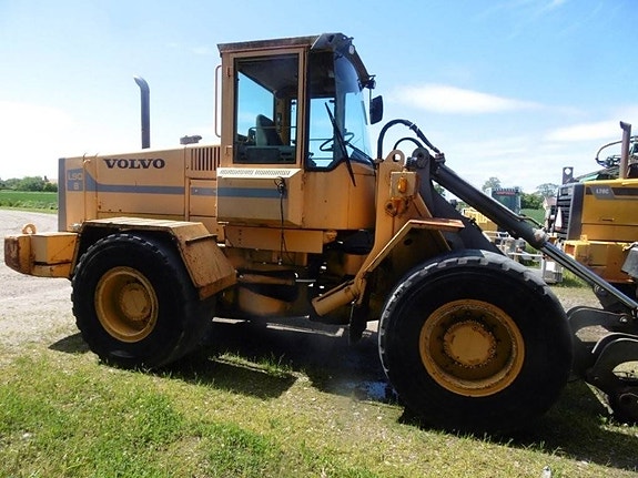 Volvo L90B 2 of 2