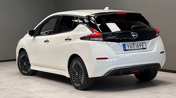 Nissan Leaf 22 of 24