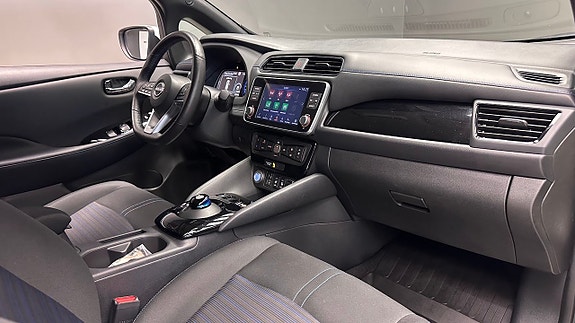 Nissan Leaf 8 of 24
