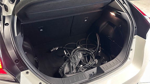 Nissan Leaf 18 of 24