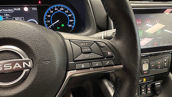 Nissan Leaf 15 of 24