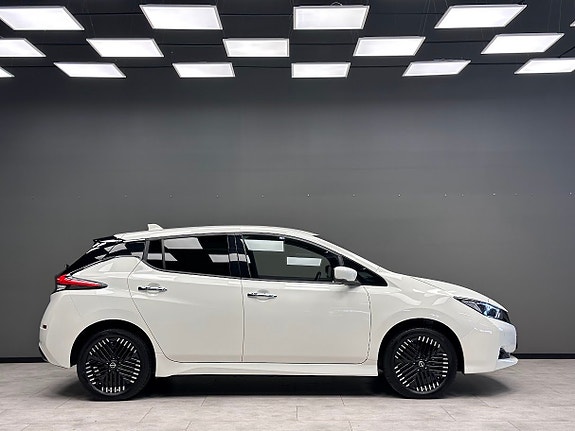 Nissan Leaf 6 of 24