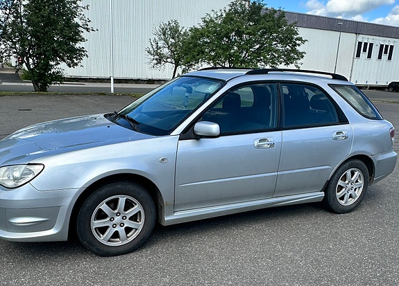 Subaru Impreza 2 of 5