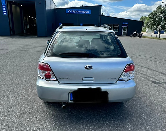 Subaru Impreza 3 of 5