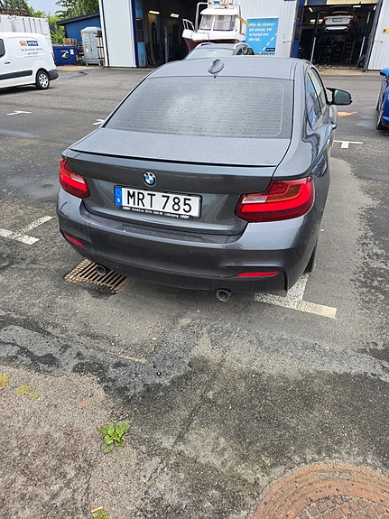 BMW M235i 3 of 5